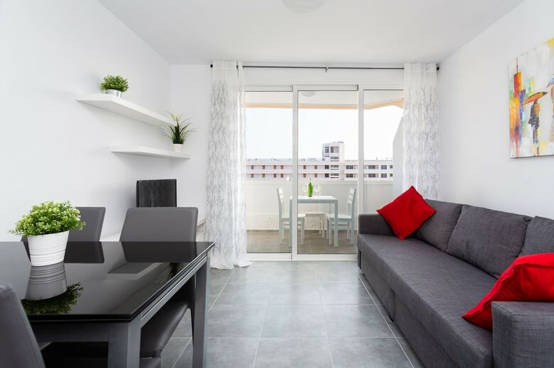 Close To The Sky Apartment, Surrounded By Beaches