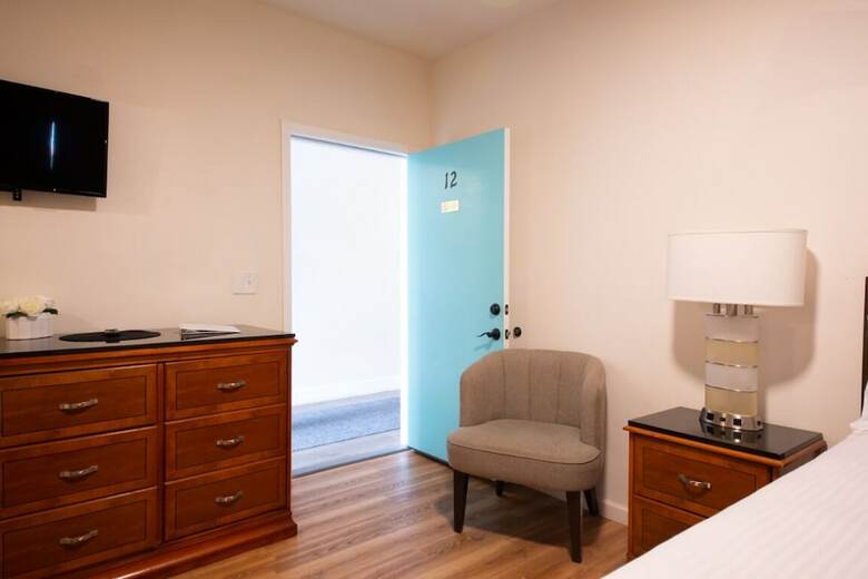 Hostal Anchor Pointe Inn