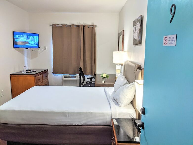 Hostal Anchor Pointe Inn