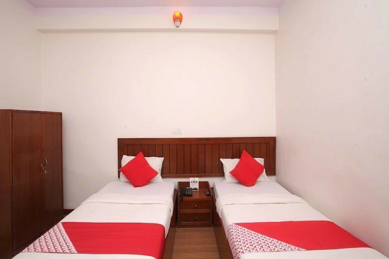 Oyo 754 Hotel Gauri Shankar