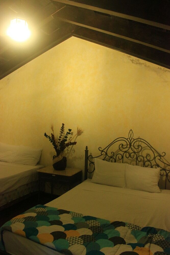 Bed & Breakfast Hotel Antigua Inn Central