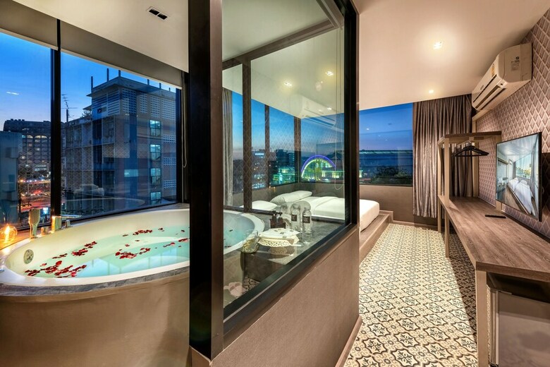 Hostal Happy Station Hostel