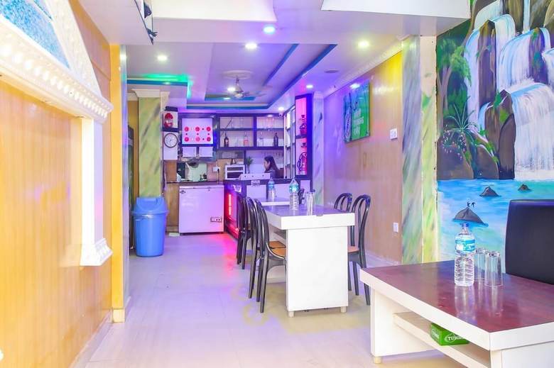 Spot On 721 Hotel Parijat