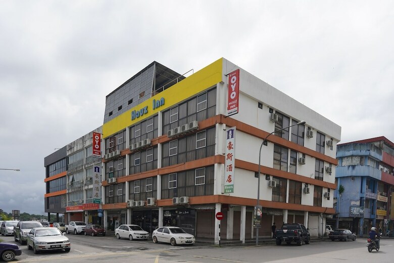 Hotel Oyo 89866 Houz Inn