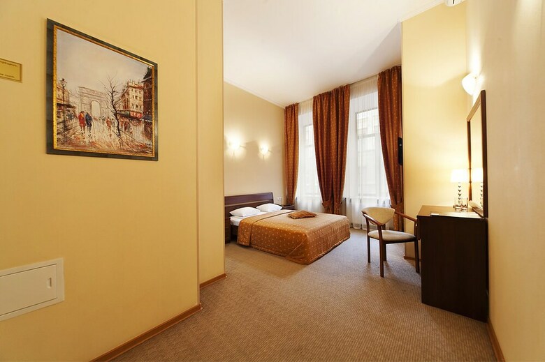 Hotel Solo On Liteyny