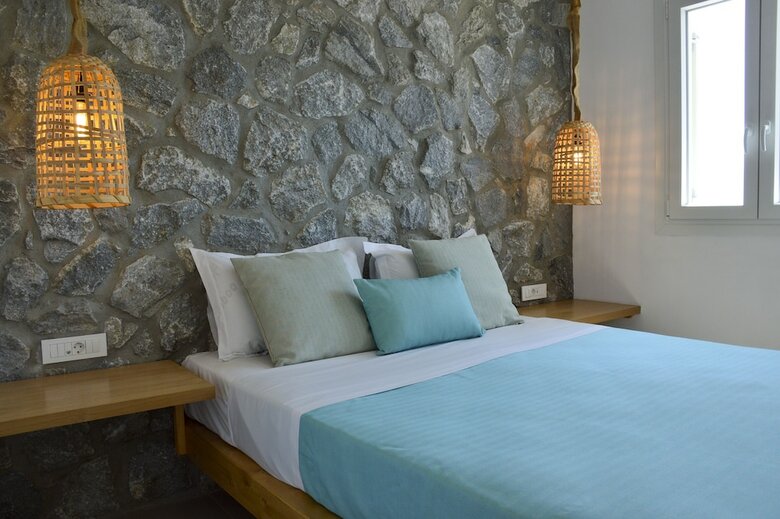 Hotel Hawk Stone