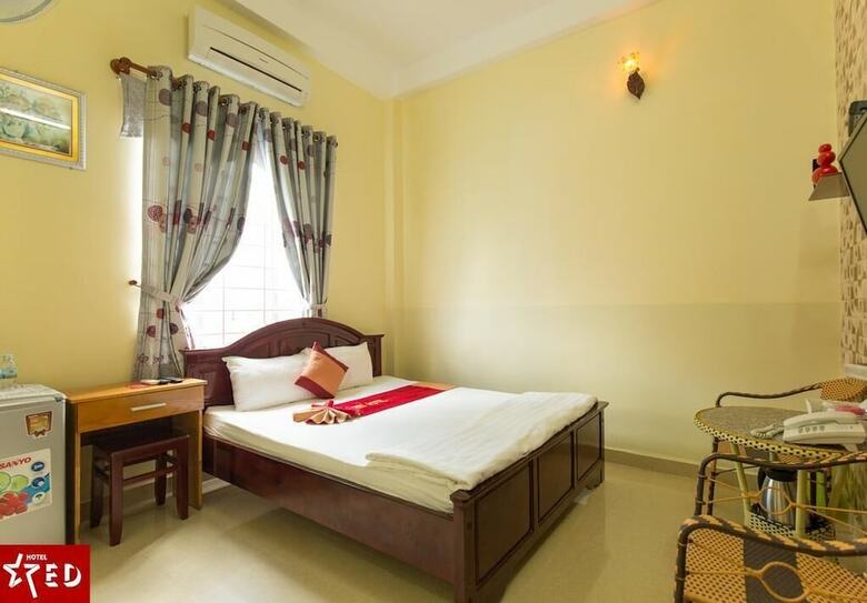 Red Hotel