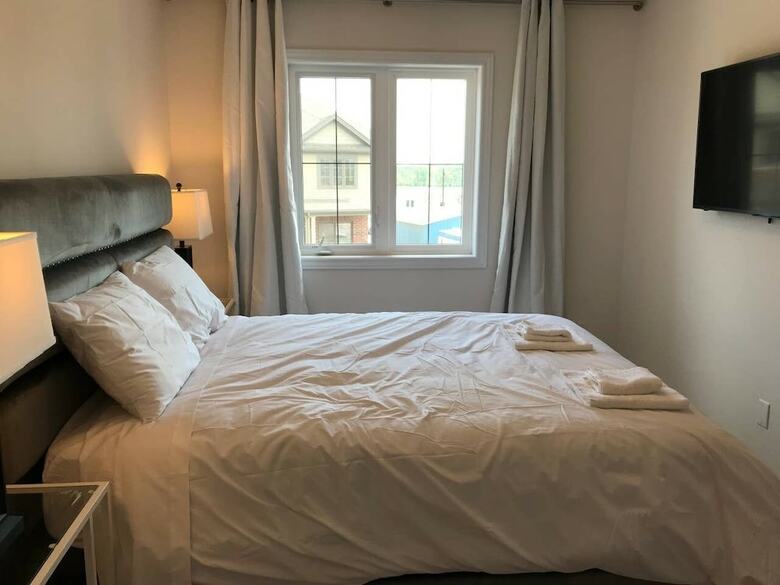 Extravagant Brand New Town House