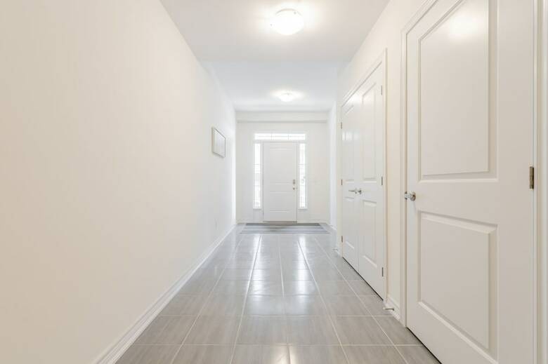 Extravagant Brand New Town House