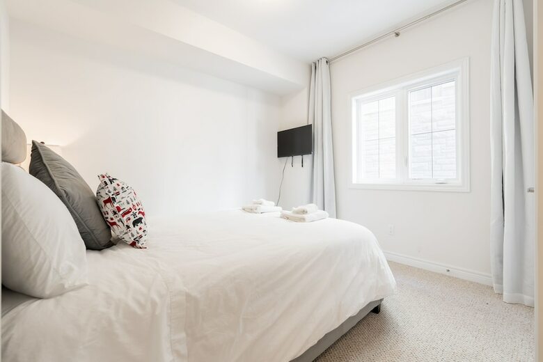 Luxurious Four Bedroom Townhouse