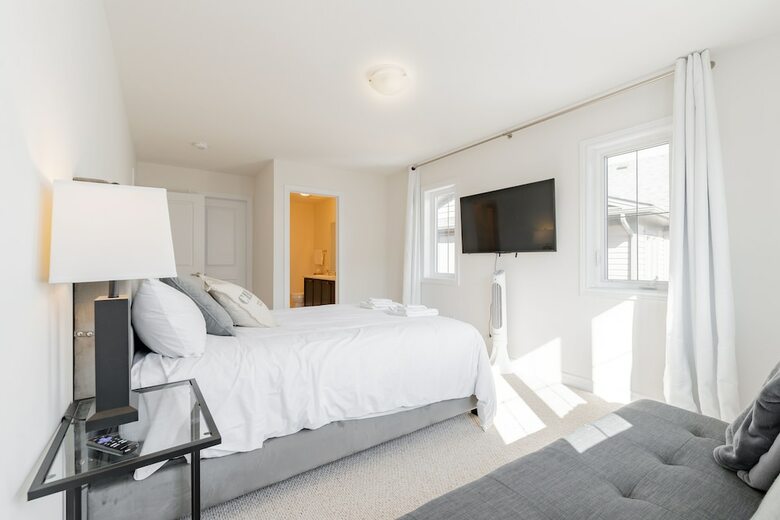Luxurious Four Bedroom Townhouse