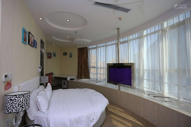 Hotel Mingmenbojuejiudian