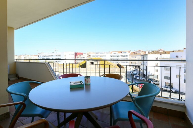 3 Bedroom Apartment With Pool