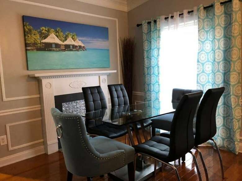 6149 Sandcrest � Next To Universal. 8 Beds. Pool. Very Clean