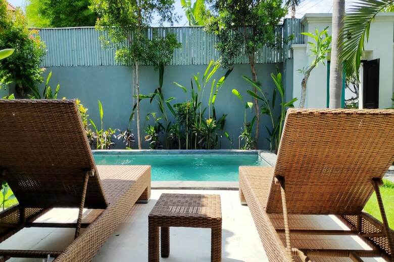 Hostal Oyo 2542 Villa Iluka 2