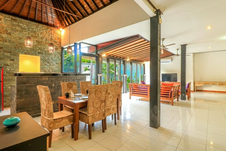 Hostal Oyo 2542 Villa Iluka 2