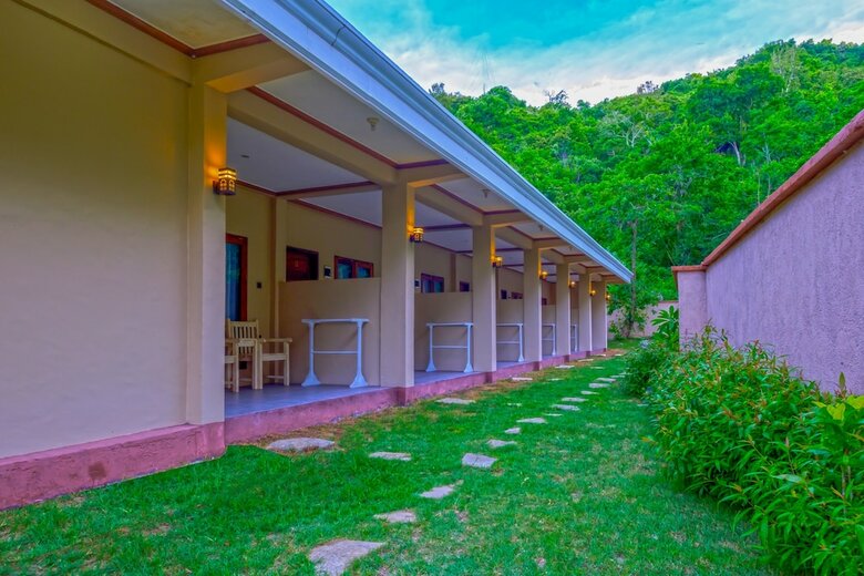 Hotel Oyo 2823 Artati Bungalows And Restaurant