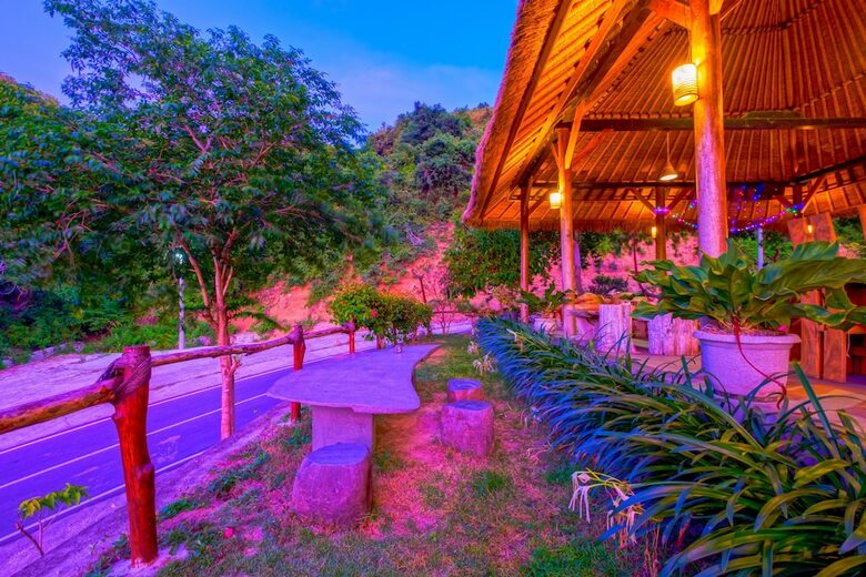 Hotel Oyo 2823 Artati Bungalows And Restaurant