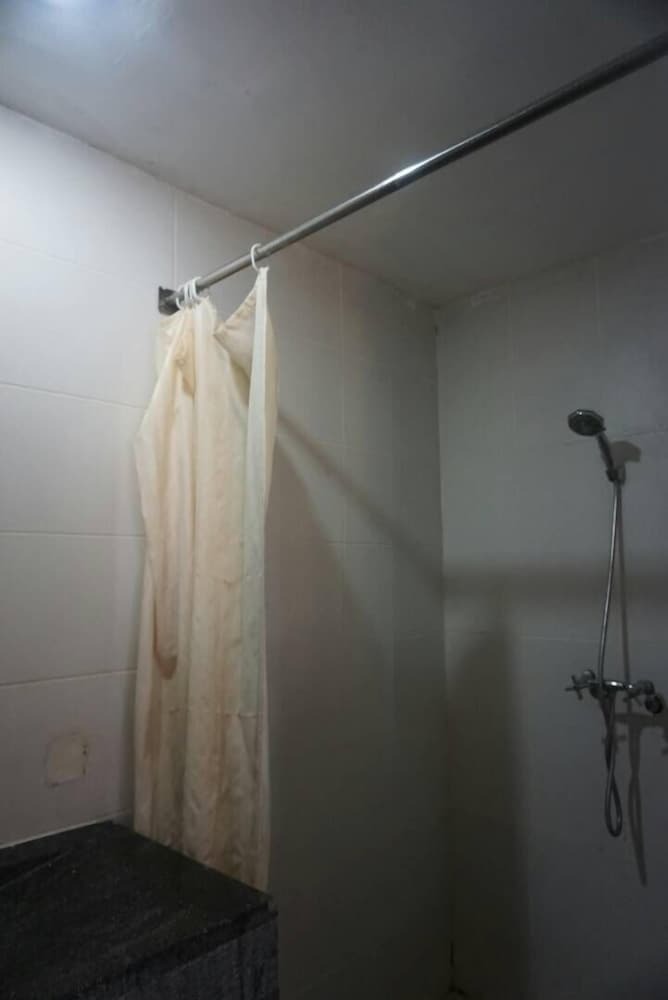 Hostal Capital O 2533 Shita Bali Hotel