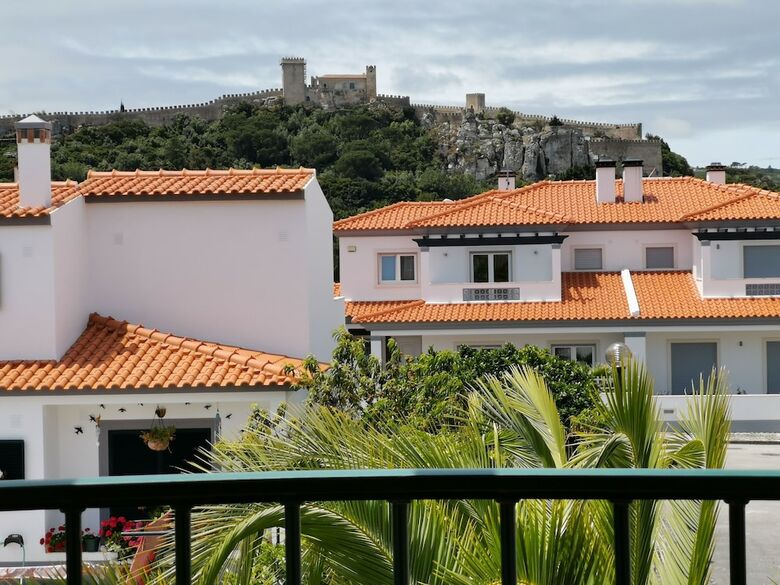 Hotel Happy Home Obidos