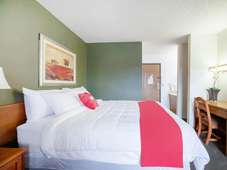 Oyo Hotel Ozark Mo Hwy 65