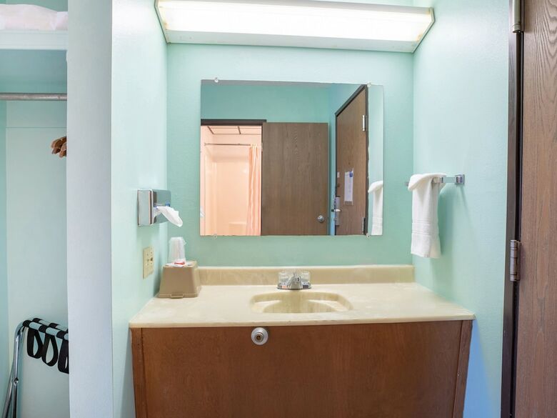 Oyo Hotel Ozark Mo Hwy 65