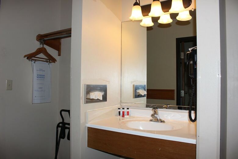 Motel Super 8 By Wyndham Chamberlain Sd