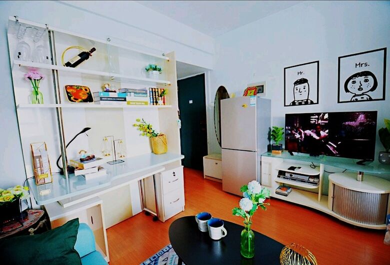 Apartamentos Avatar Clouds Large Queen Bed & High Rise View
