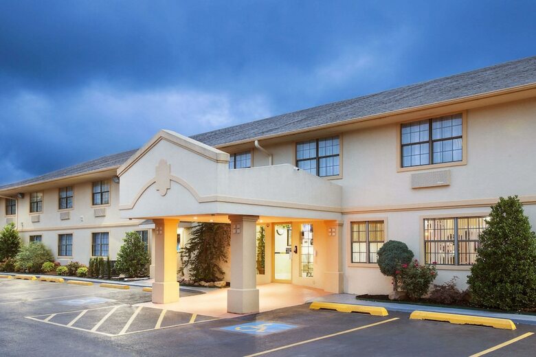 Motel Super 8 By Wyndham Sulphur
