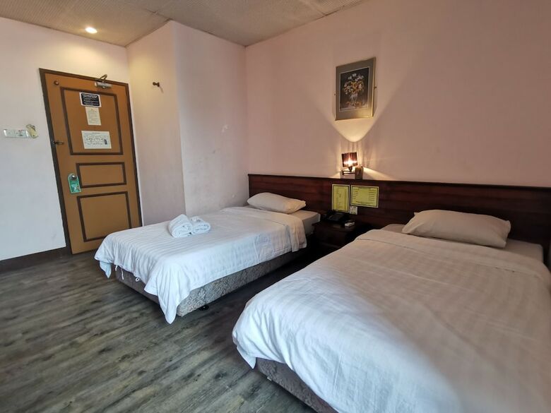 Oyo 89864 Hotel Holiday Park
