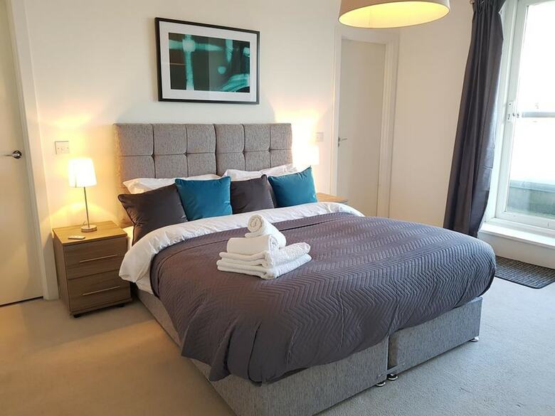 Apartamentos Point Pleasant � London 2 Bed Penthouse