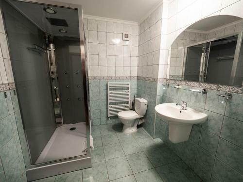 Hostal Penzion Almada