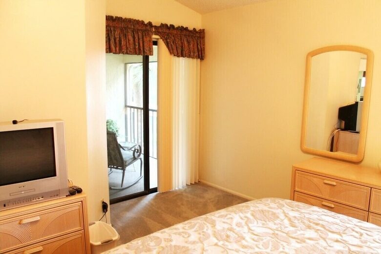 Clubview Holiday Condo