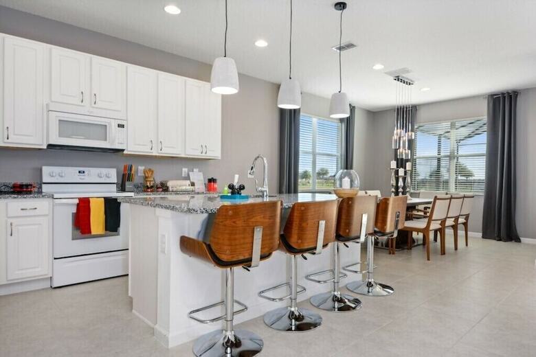 Stunning Vacation Home So3890