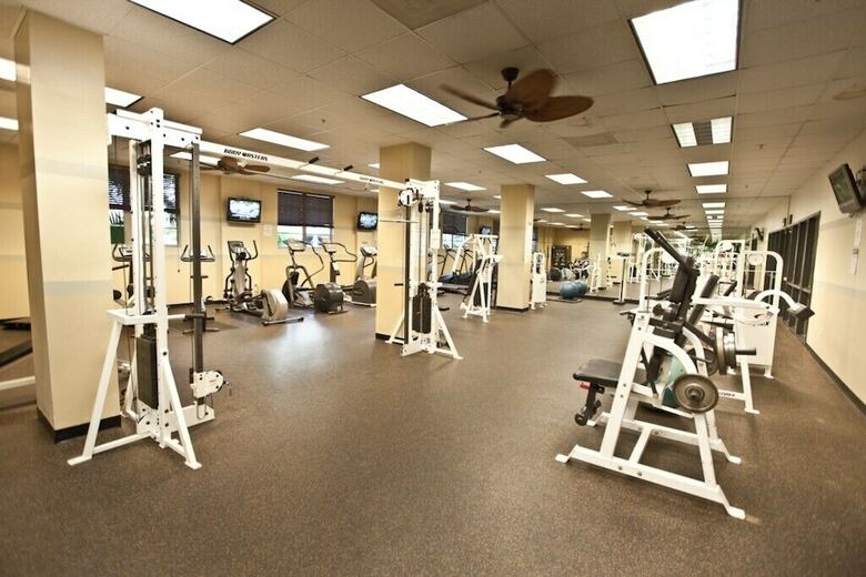 1 Bedroom +den Bay View Or620