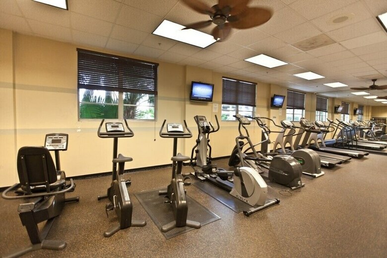 1 Bedroom +den Bay View Or620