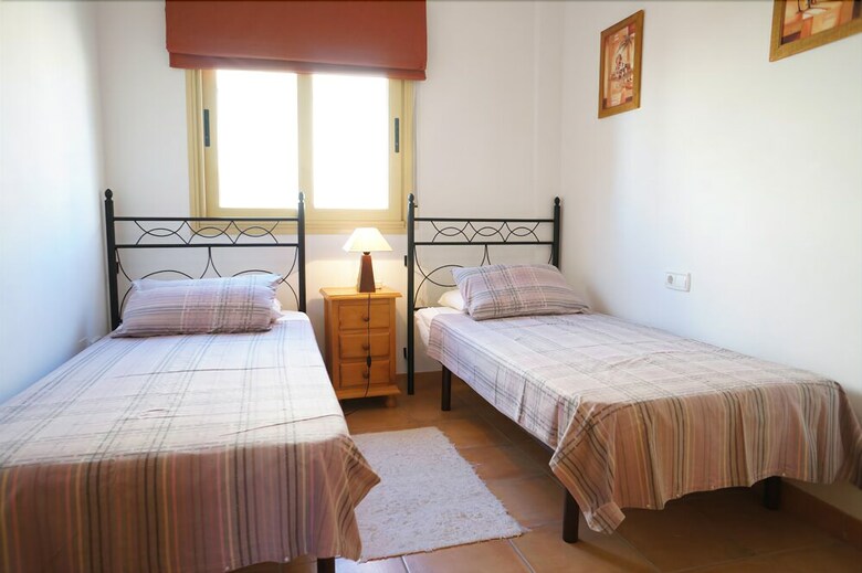 Apartamento La Alcazaba - 3 Bed Apt With Communal Pool