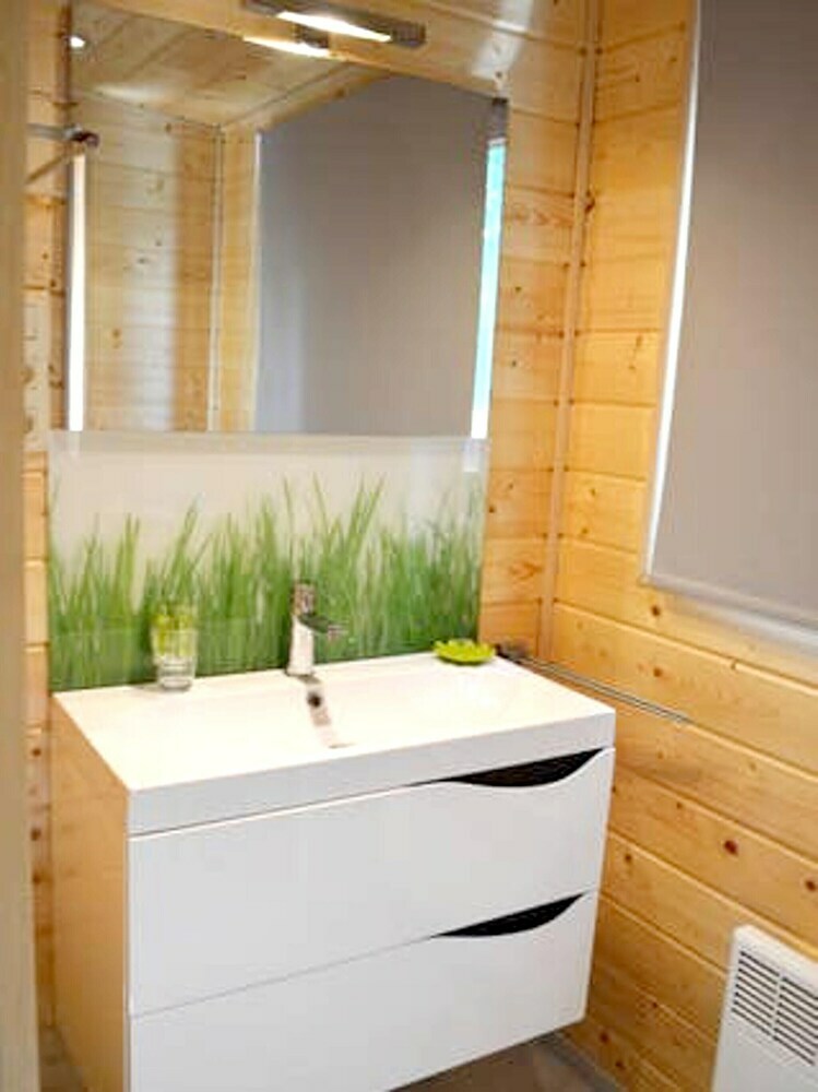House With 2 Bedrooms In �rez�e, With Enclosed Garden