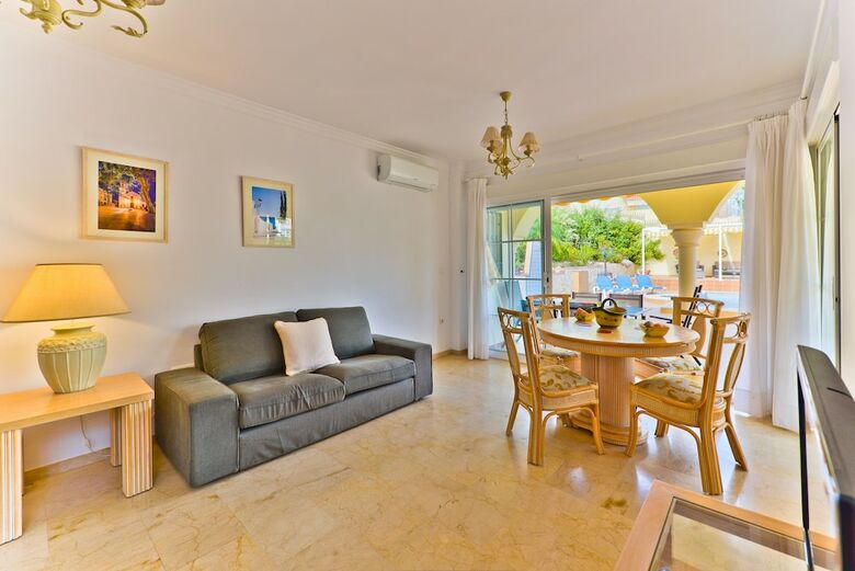 Apartamentos Villa Del Miso
