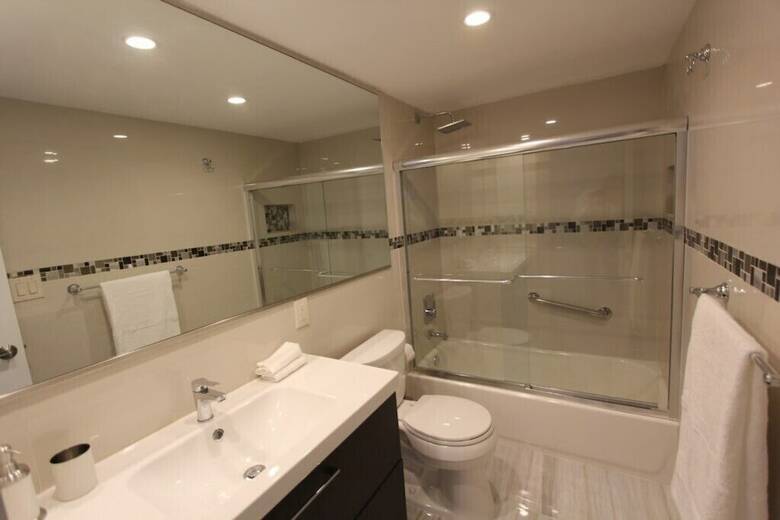 2 Bedroom +den / 2 Bath Apart @ Ocean Reserve 426