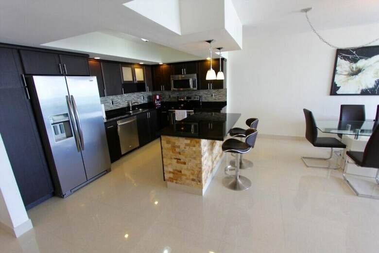 1 Bedroom Bay & Ocean View Or1520