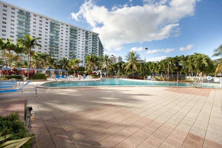 1 Bedroom Bay & Ocean View Or1520