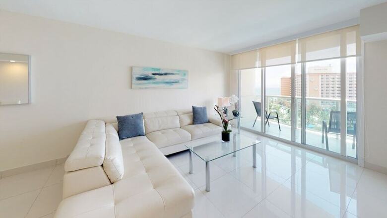 Premium 1 Bedroom +den Ocean View Or925