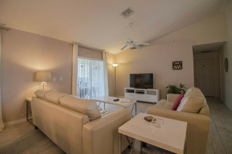 3 Bedroom, 2 Bath Tuscan Villa Vacation!