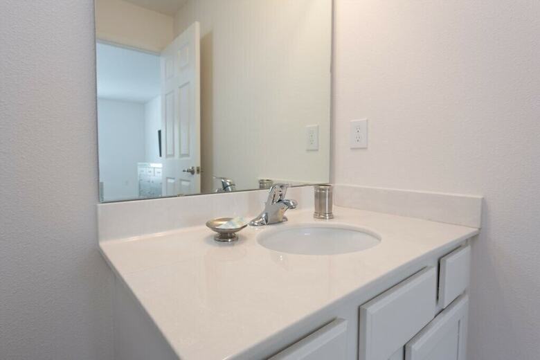 Villa Svv 003 - Providence Retreat 6 Bed Pool Home