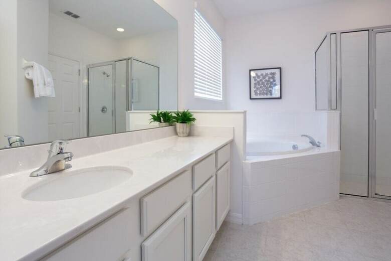 Villa Svv 003 - Providence Retreat 6 Bed Pool Home