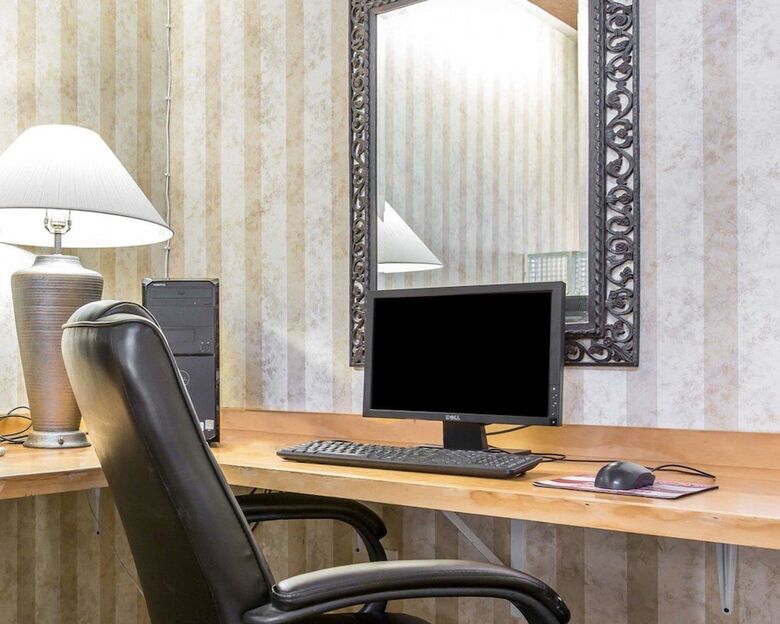 Hotel Comfort Suites Palm Desert I-10