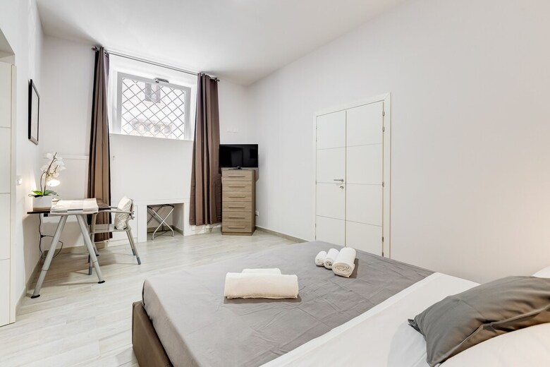 New Apartment In Front Of Ara Pacis