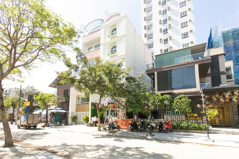 Oyo 873 Flying Hotel