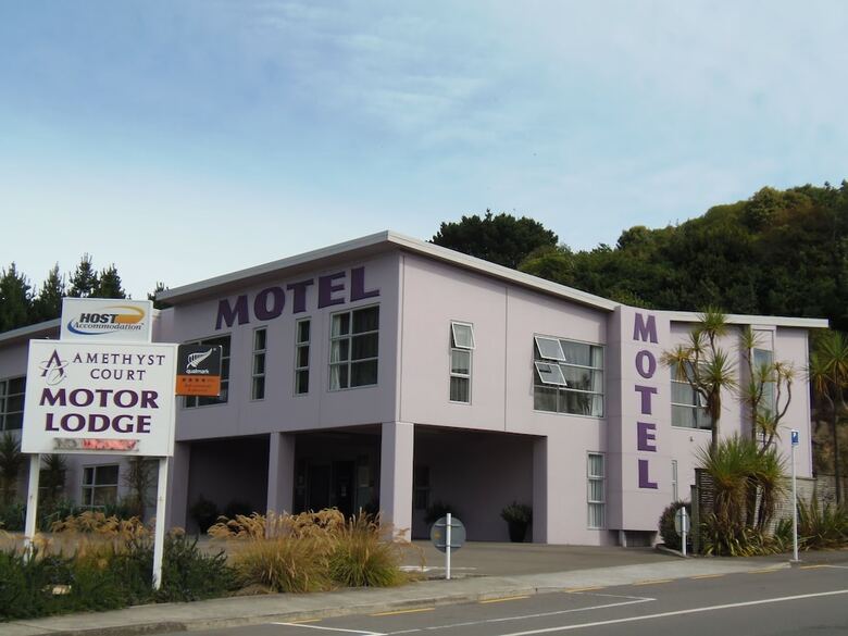 Amethyst Court Motorlodge